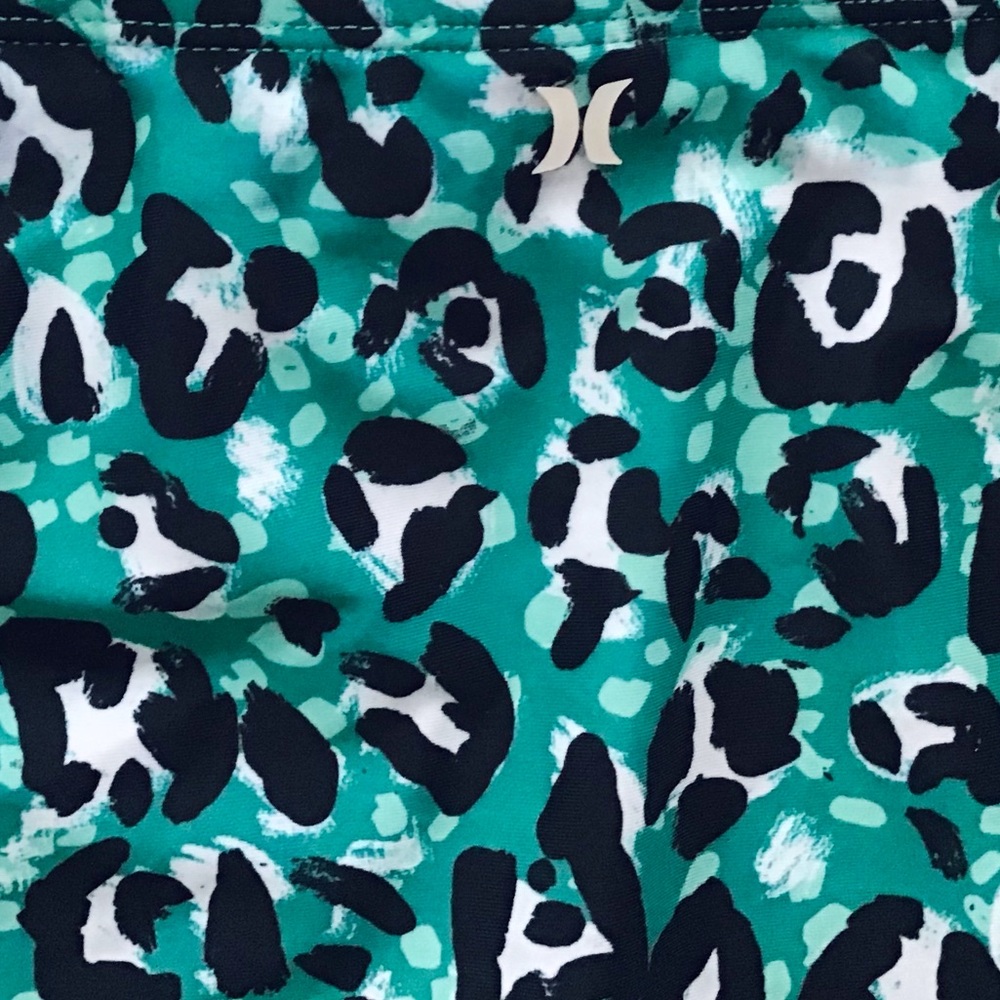 HP🎉 Hurley green, black and white animal print two piece bathing suit NWT - Picture 14 of 16